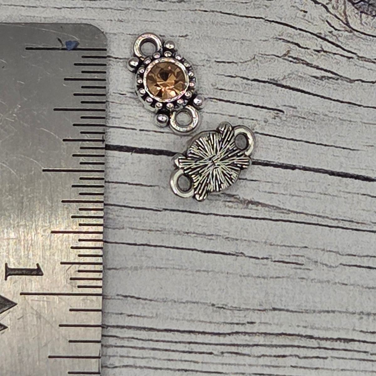 Crystal and silver connectors. Topaz - Pack of 6.
