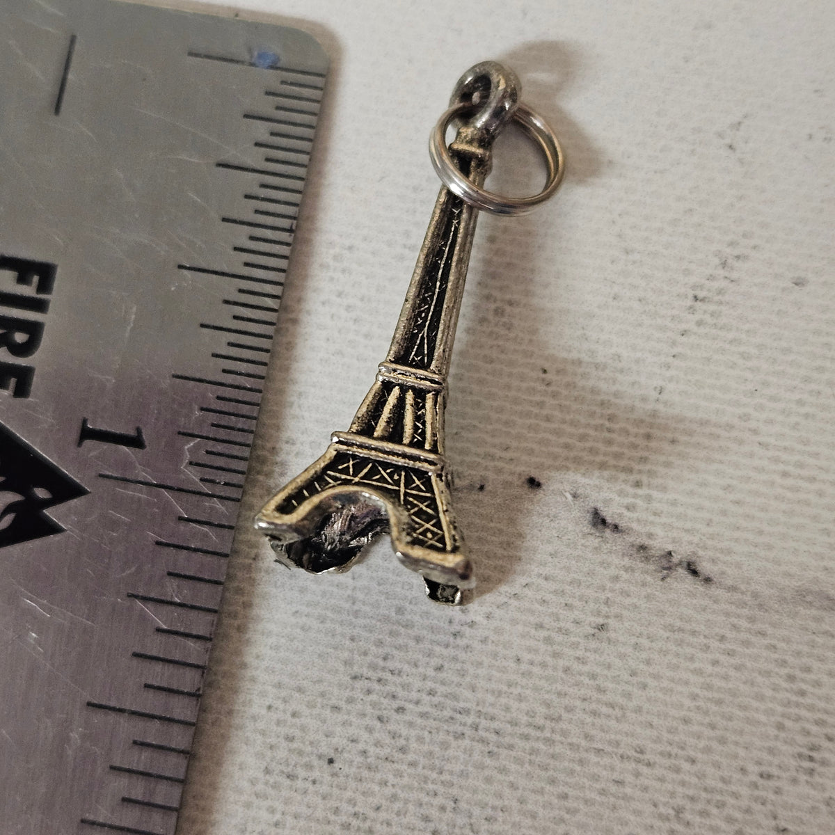 Large Eiffel Tower Charm - lot of 3