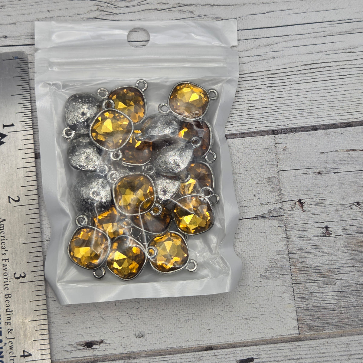 Crystal and silver connectors - Rounded Square - Yellow - quantity of 20