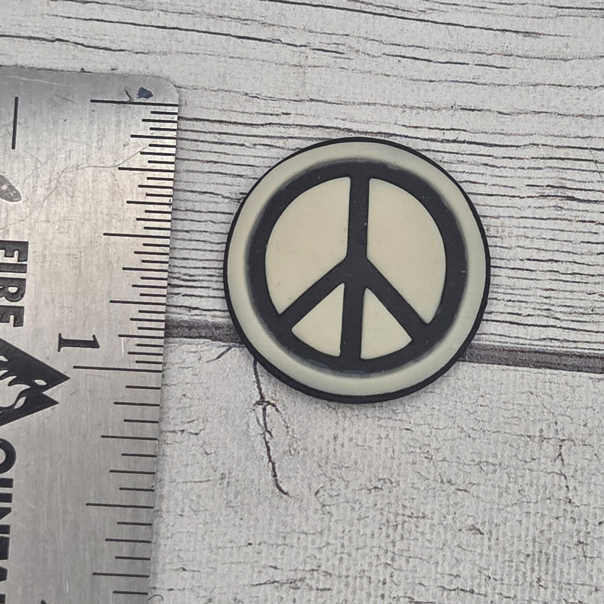 Resin cameo - Peace sign - lot of 1