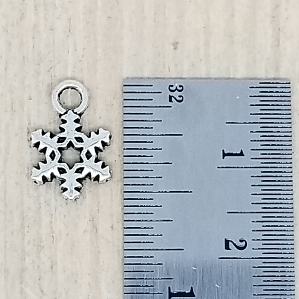 snowflake charm - lot of 6