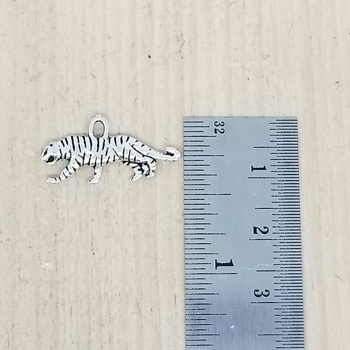 Tiger Charm - lot of 5