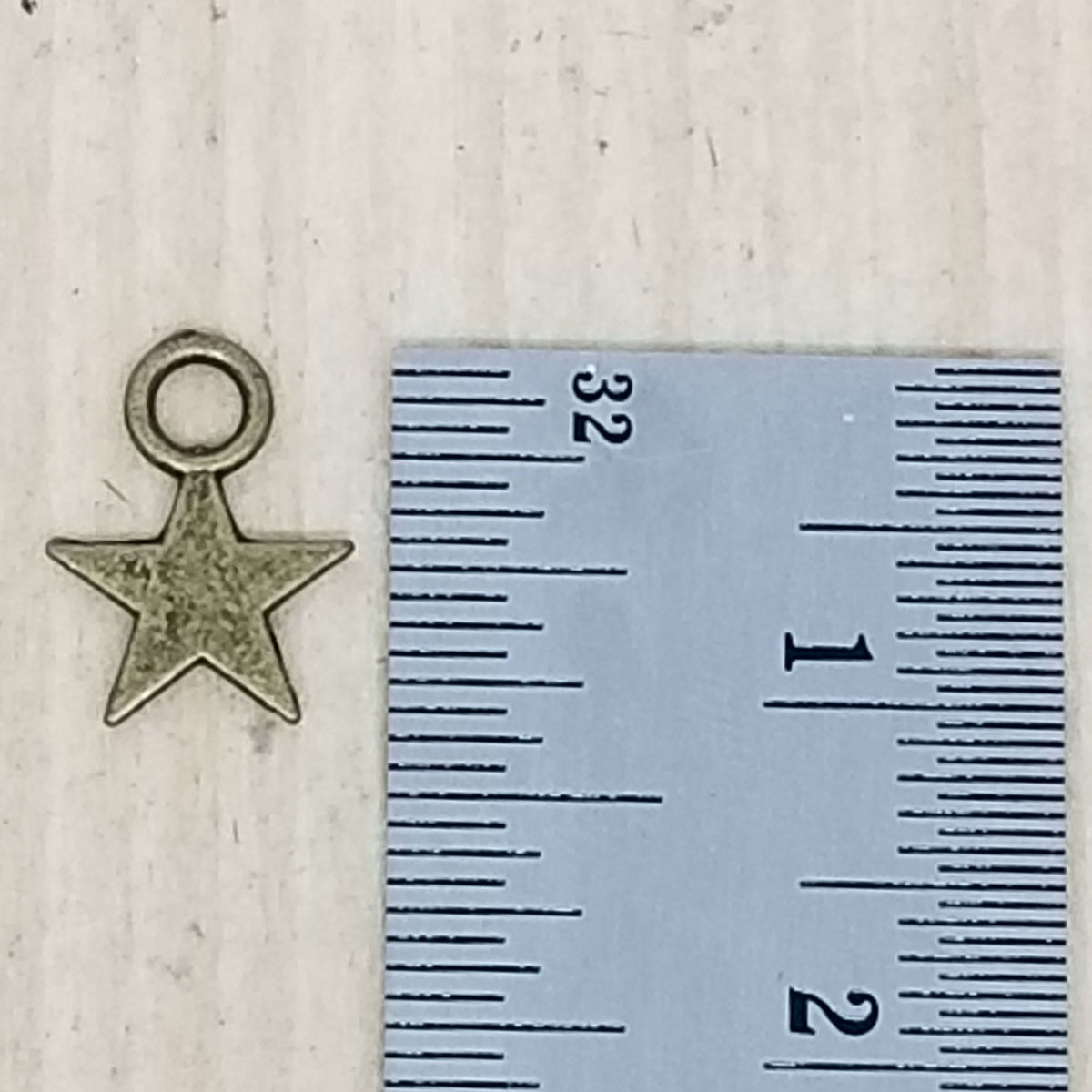 Small Star Charm - Bronze - lot of 20