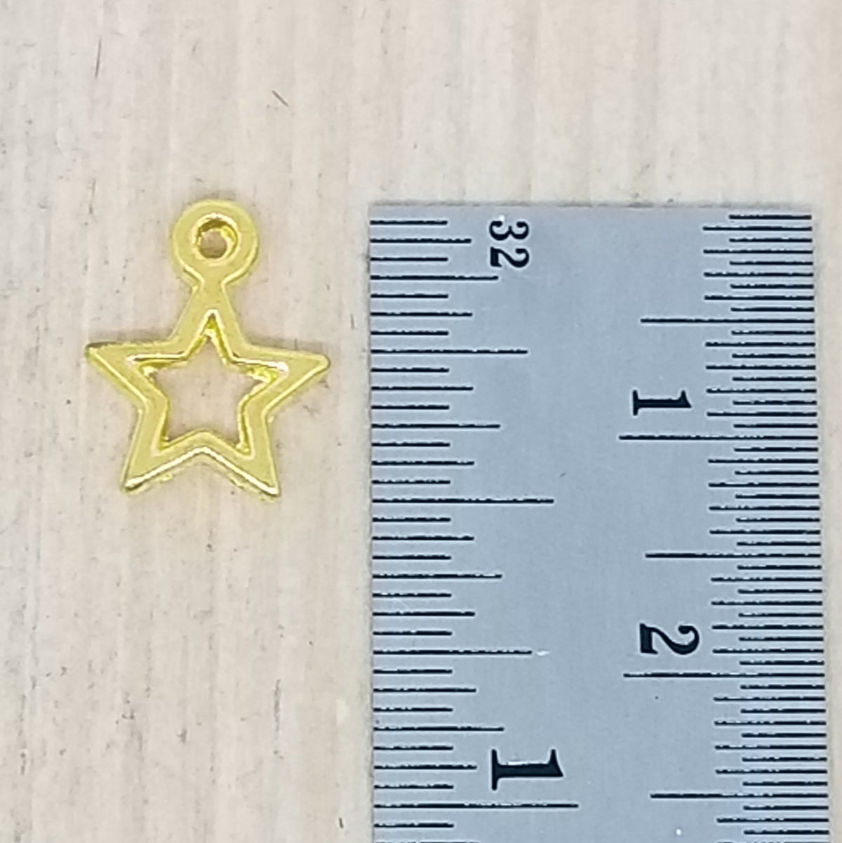 Gold outline star - lot of 8