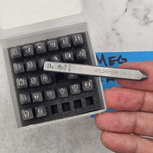 Hyldemoer 3.0 Unicase - Font Fixation Destash