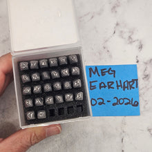 Nella Sue 2.5 upper case- Font Fixation Destash