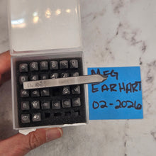 Paper Tiger 4.0 lower case- Font Fixation Destash