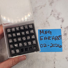 Paper Tiger 4.0 upper case - Font Fixation Destash