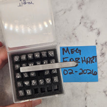 Paper Tiger 4.0 upper case - Font Fixation Destash