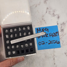 Lark's Tongue 4.5 lower case - Font Fixation Destash