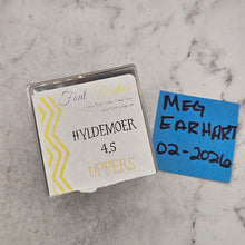 Hyldemoer 4.5 Unicase - Font Fixation Destash