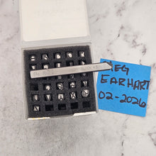 Copperlock 4.5 upper case - Font Fixation Destash