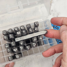 Paper Tiger 6.0 Upper case - Font Fixation Destash