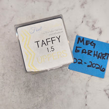 Taffy 1.5 upper case  - Font Fixation Destash