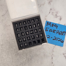 Lark's Tongue 3.5 upper case  - Font Fixation Destash