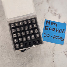 Lark's Tongue 5.5 upper case  - Font Fixation Destash