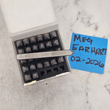 Lark's Tongue 3.5 lower case  - Font Fixation Destash