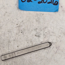 Daisy 03 multiple sizes Design Stamp - Font Fixation destash