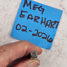 Daisy #04 multiple sizes Design Stamp - Font Fixation destash