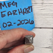 Hummingbird 02 R  8mm Design Stamp - Font Fixation destash