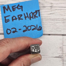 Hang Feather 01 R  8mm Design Stamp - Font Fixation destash