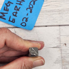 Cardinal 01  8mm   Design Stamp - Font Fixation destash