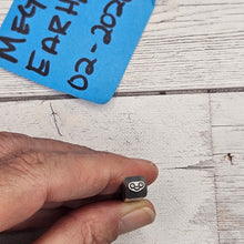 Face #2  R  3.5mm   Design Stamp - Font Fixation destash