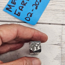 Hang Feather #1  L   12mm   Design Stamp - Font Fixation destash