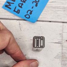 Books Standing   12mm   Design Stamp - Font Fixation destash