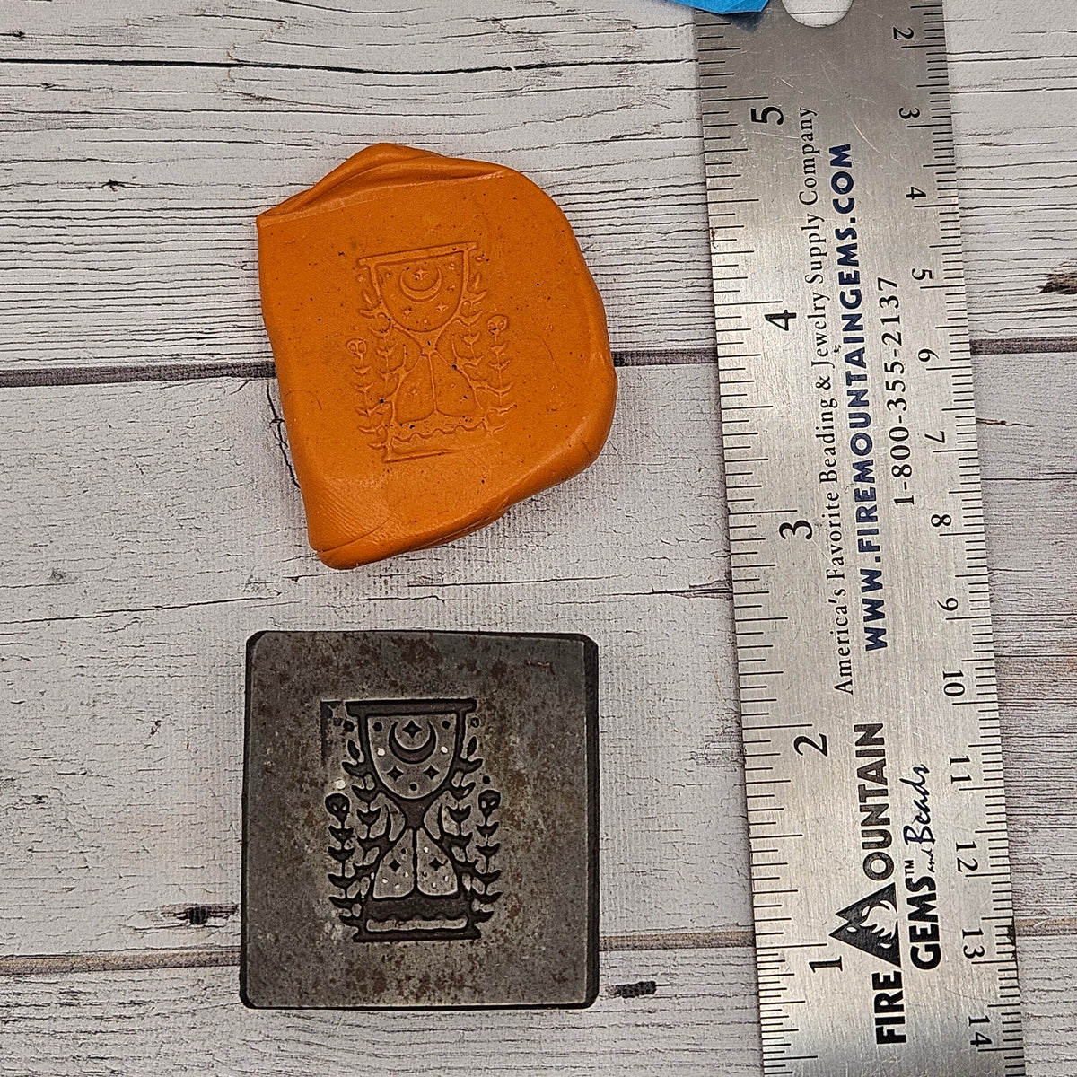 hourglass  - Black Magic Silversmith die destash