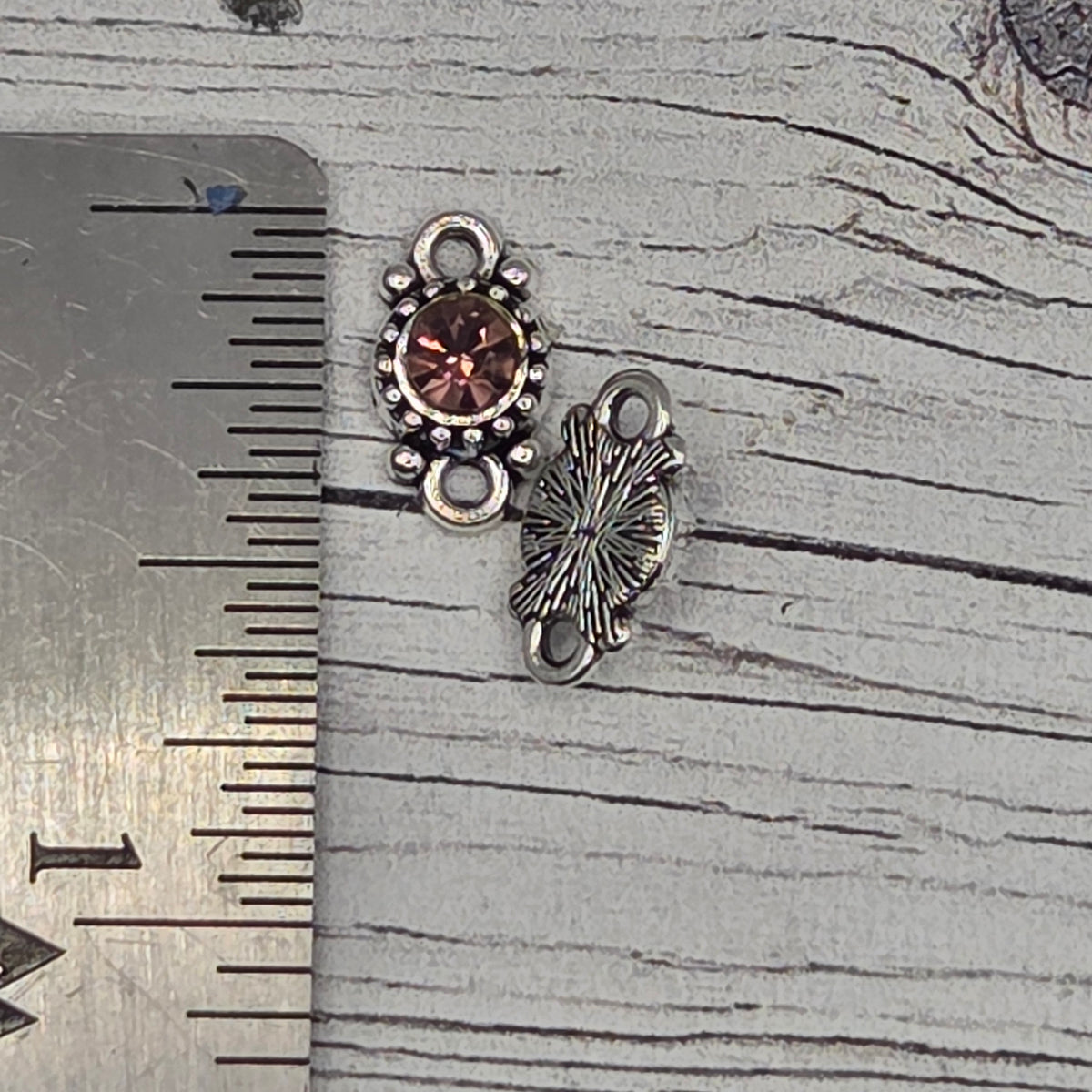 Crystal and silver connectors. Vintage Pink - Pack of 6.