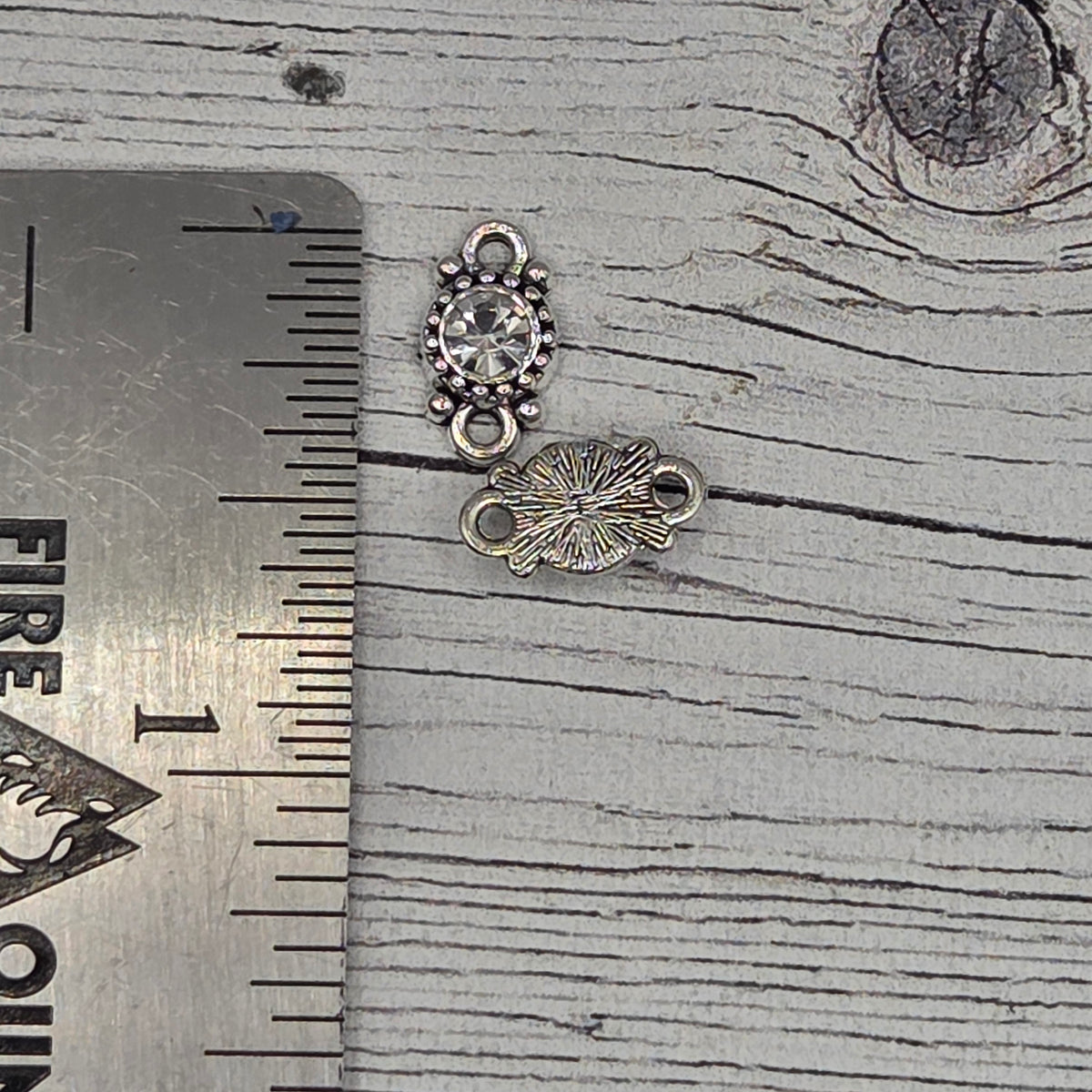 Crystal and silver connectors. Clear - Pack of 6.