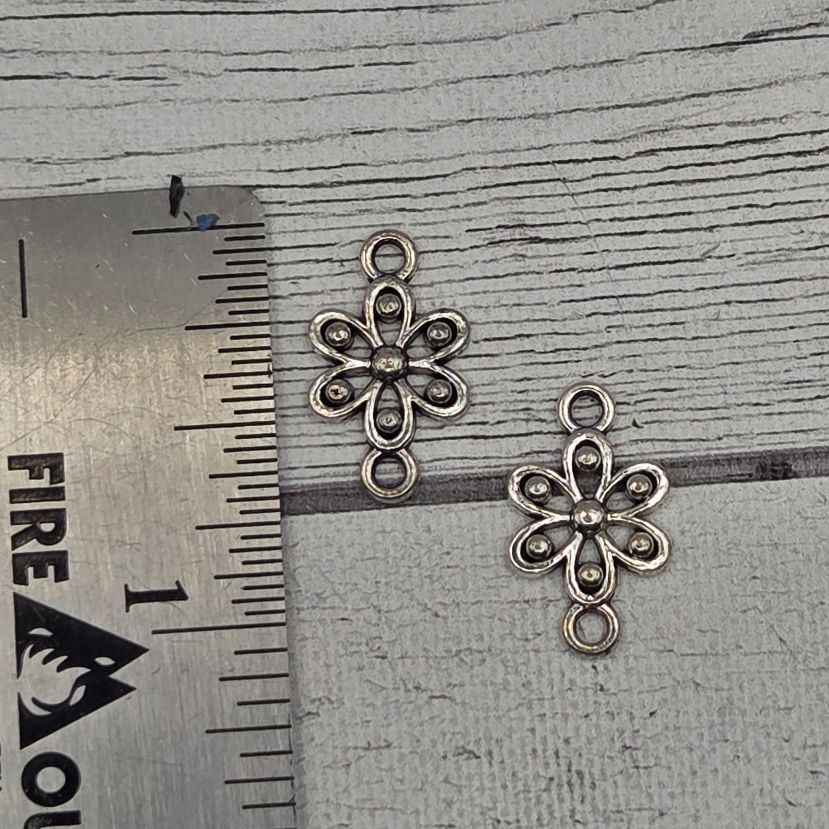 Flower connector charm - lot of 10