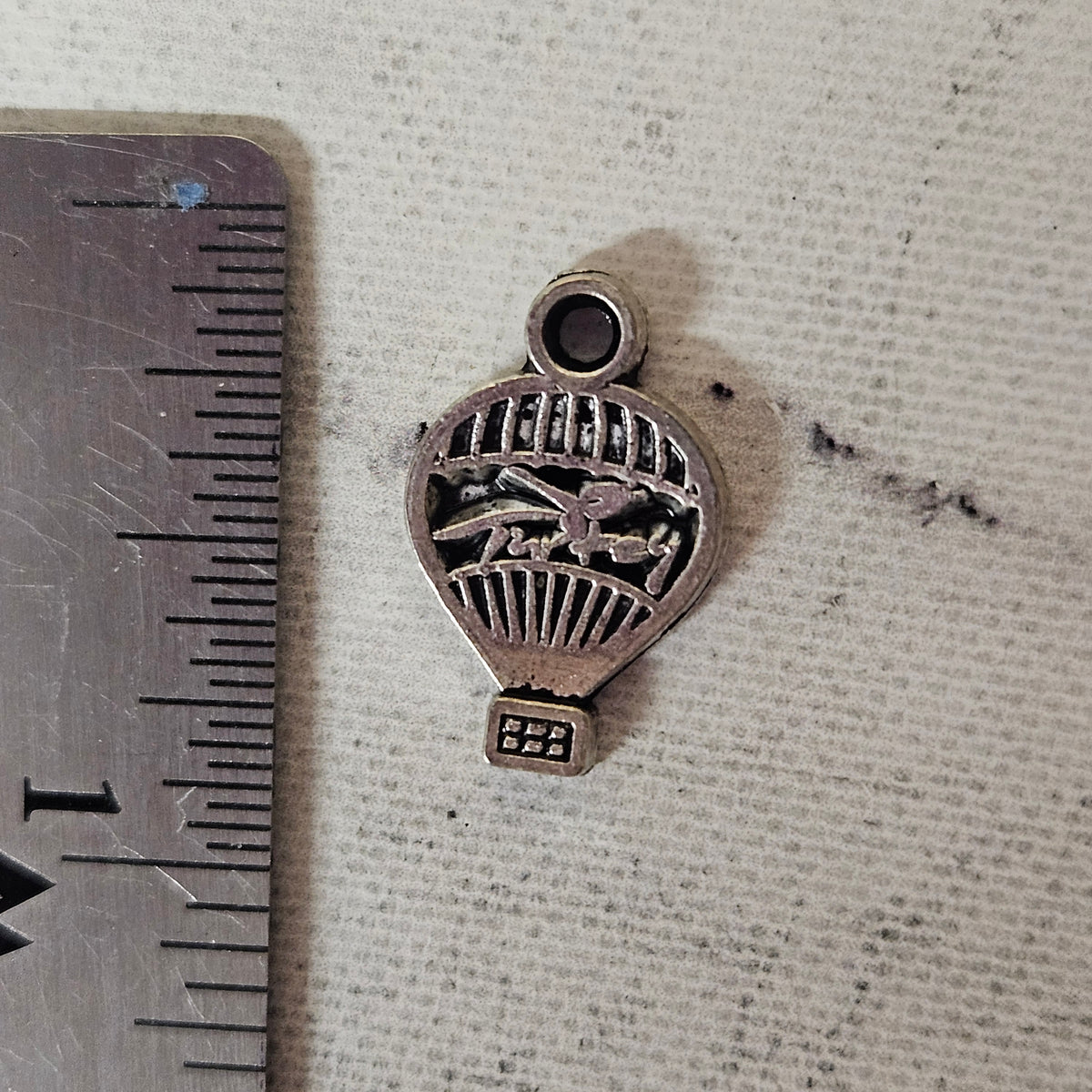 Small Hot Air Balloon Charm - lot of 6
