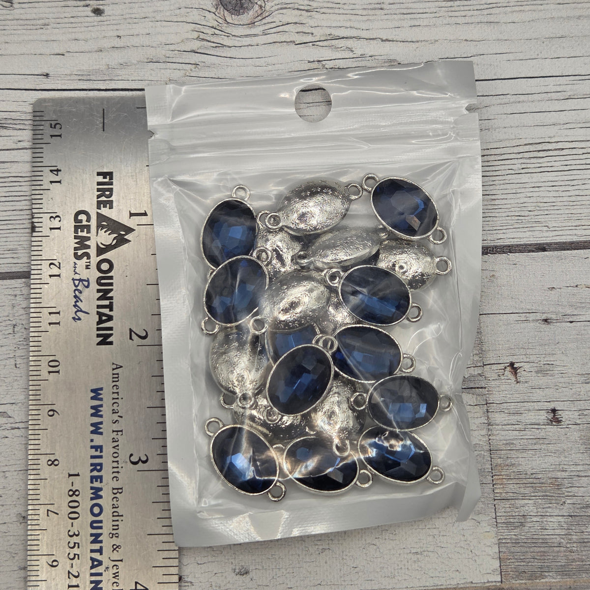 Crystal and silver connectors - oval - deep blue - quantity of 20