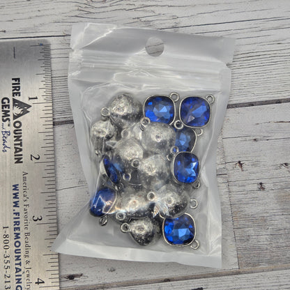 Crystal and silver connectors - Rounded Square - Royal Blue - quantity of 20