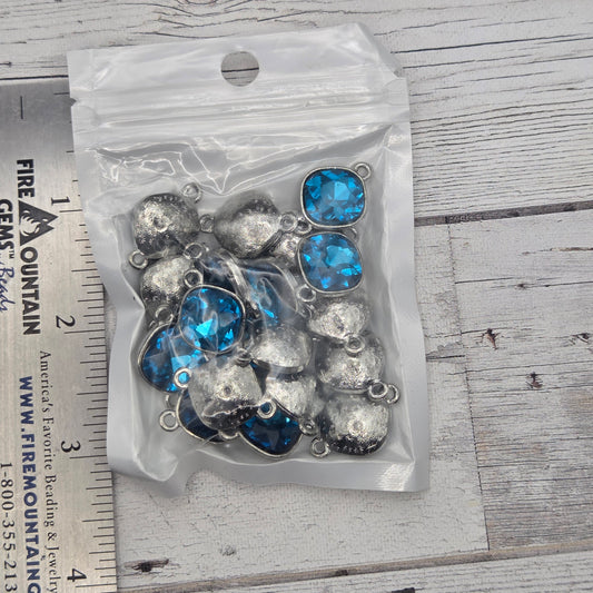 Crystal and silver connectors - Rounded Square - Turquoise  - quantity of 20