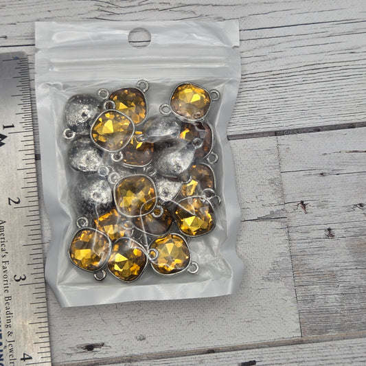 Crystal and silver connectors - Rounded Square - Yellow - quantity of 20