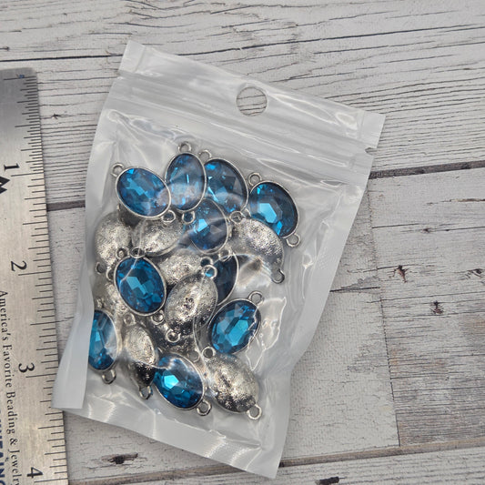 Crystal and silver connectors - oval - Turquoise - quantity of 19