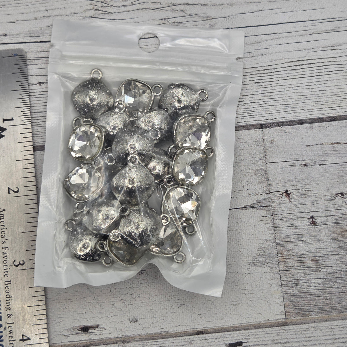 Crystal and silver connectors - Rounded Square - Clear - quantity of 20