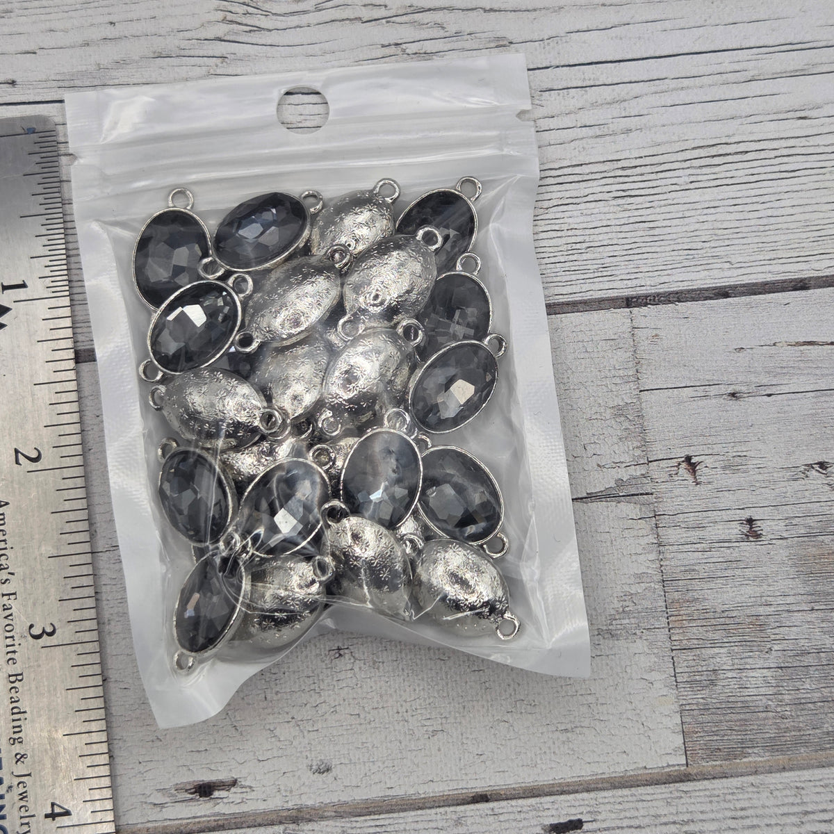 Crystal and silver connectors - Oval - Black Diamond-  quantity of 30