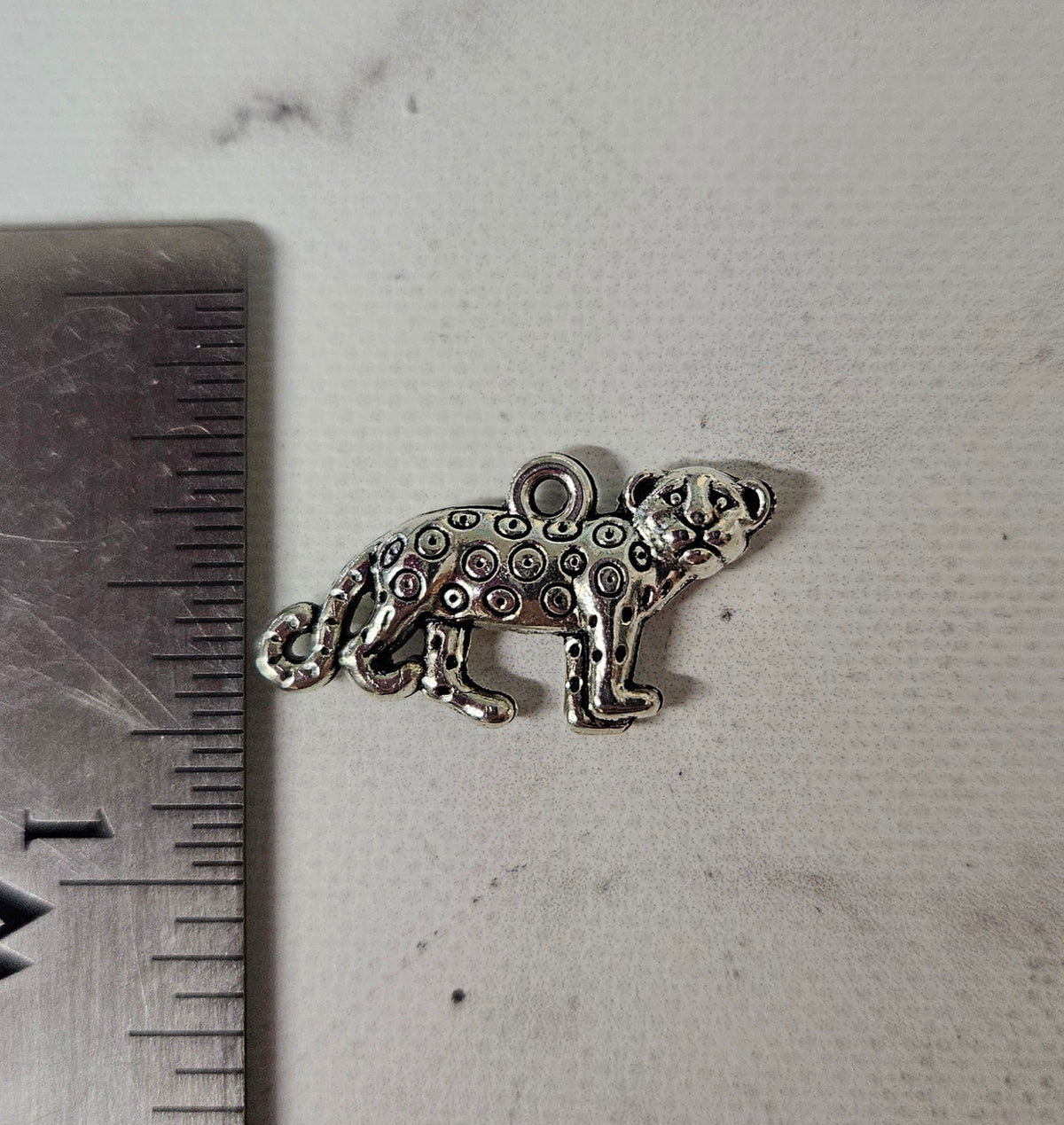 Leopard charm - lot of 6