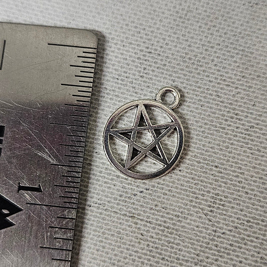 Inverted Pentagram Charm - lot of 5