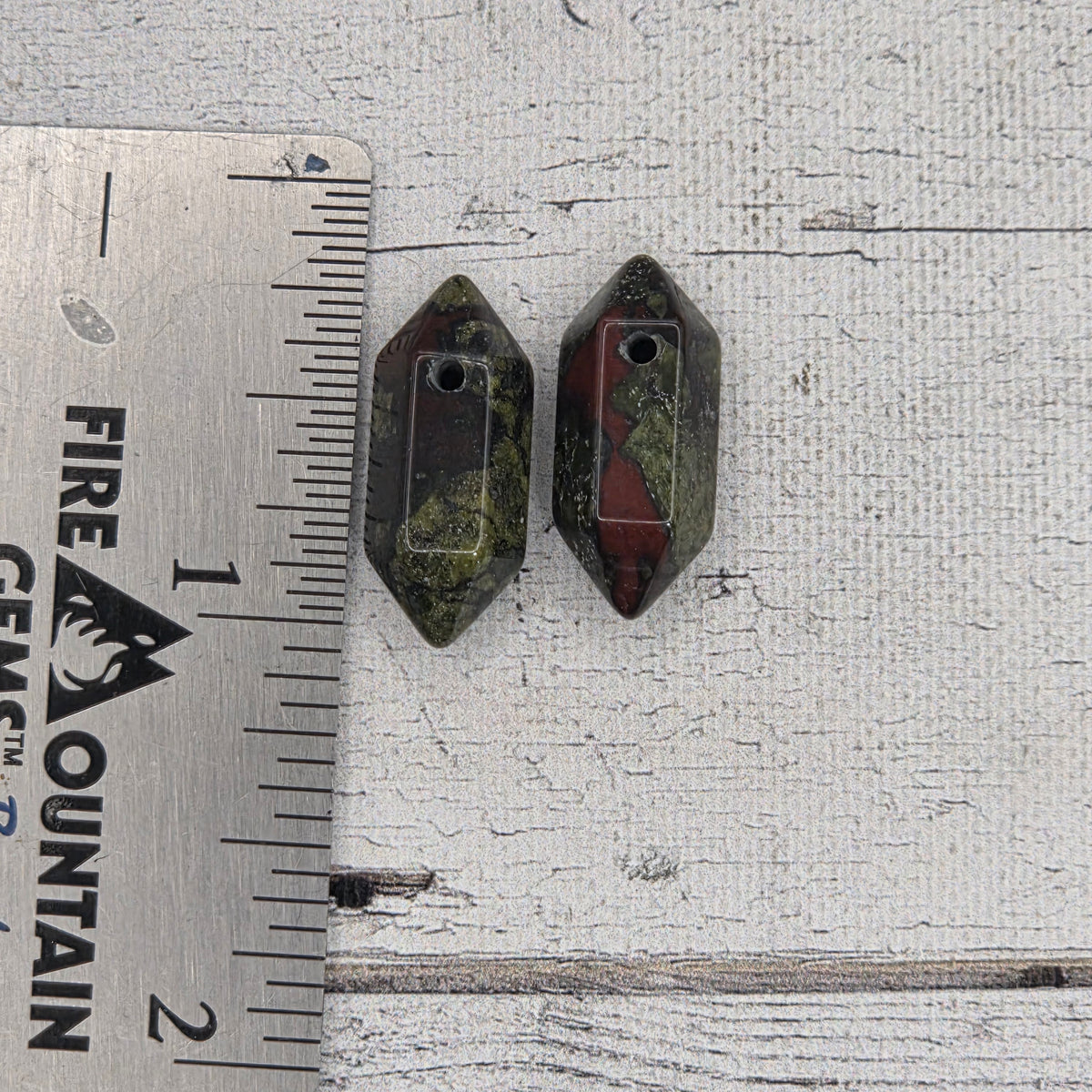 Double Pointed Hexagonal natural stones - Dragon Blood Jasper - lot of 2