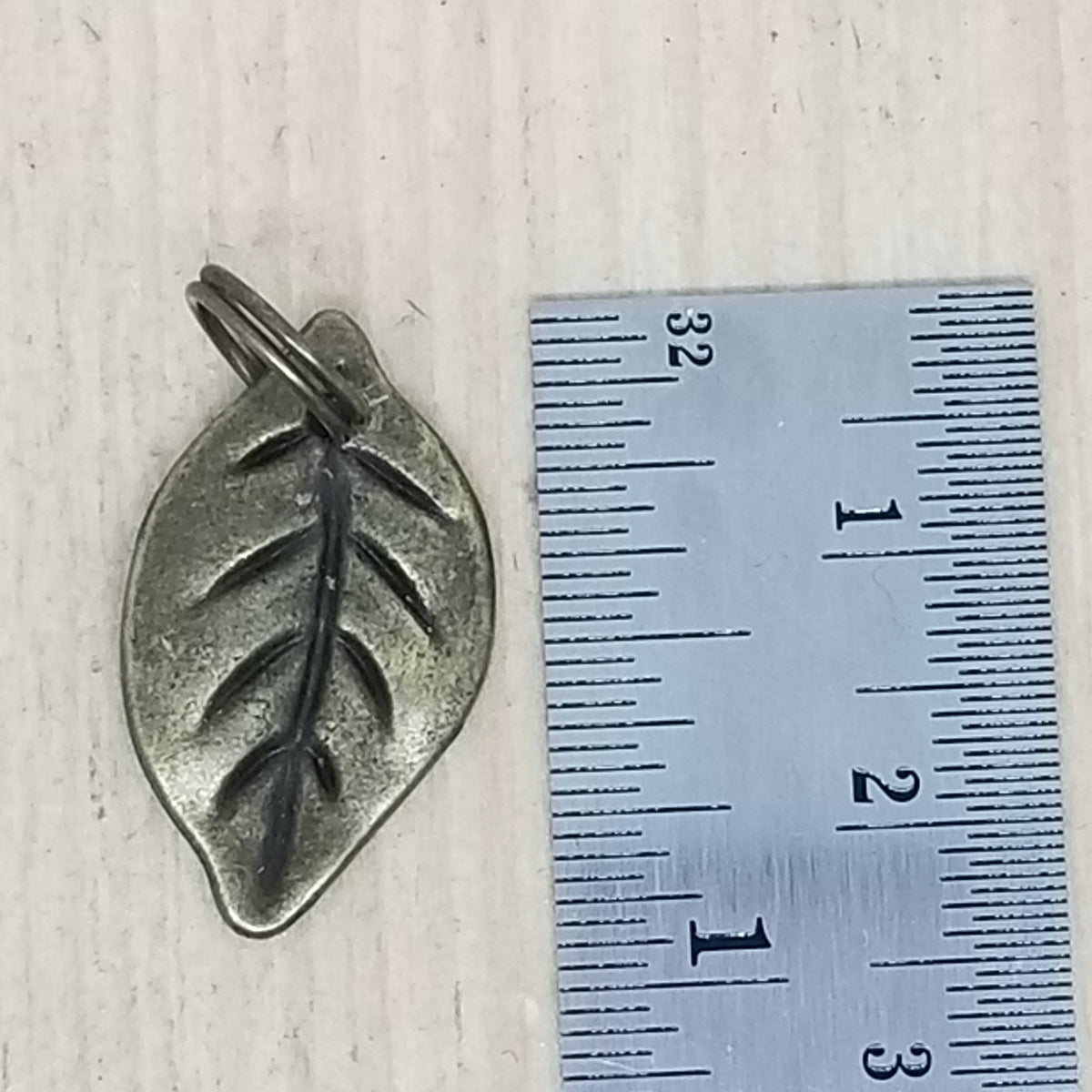 Bronze solid leaf Charm - lot of 5
