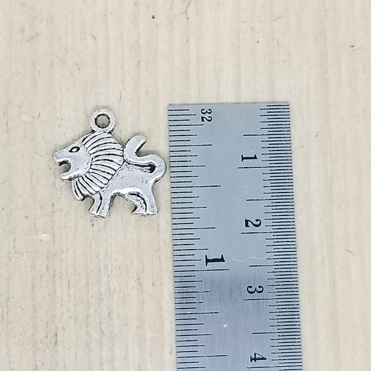 Cartoon Lion Charm - lot of 5
