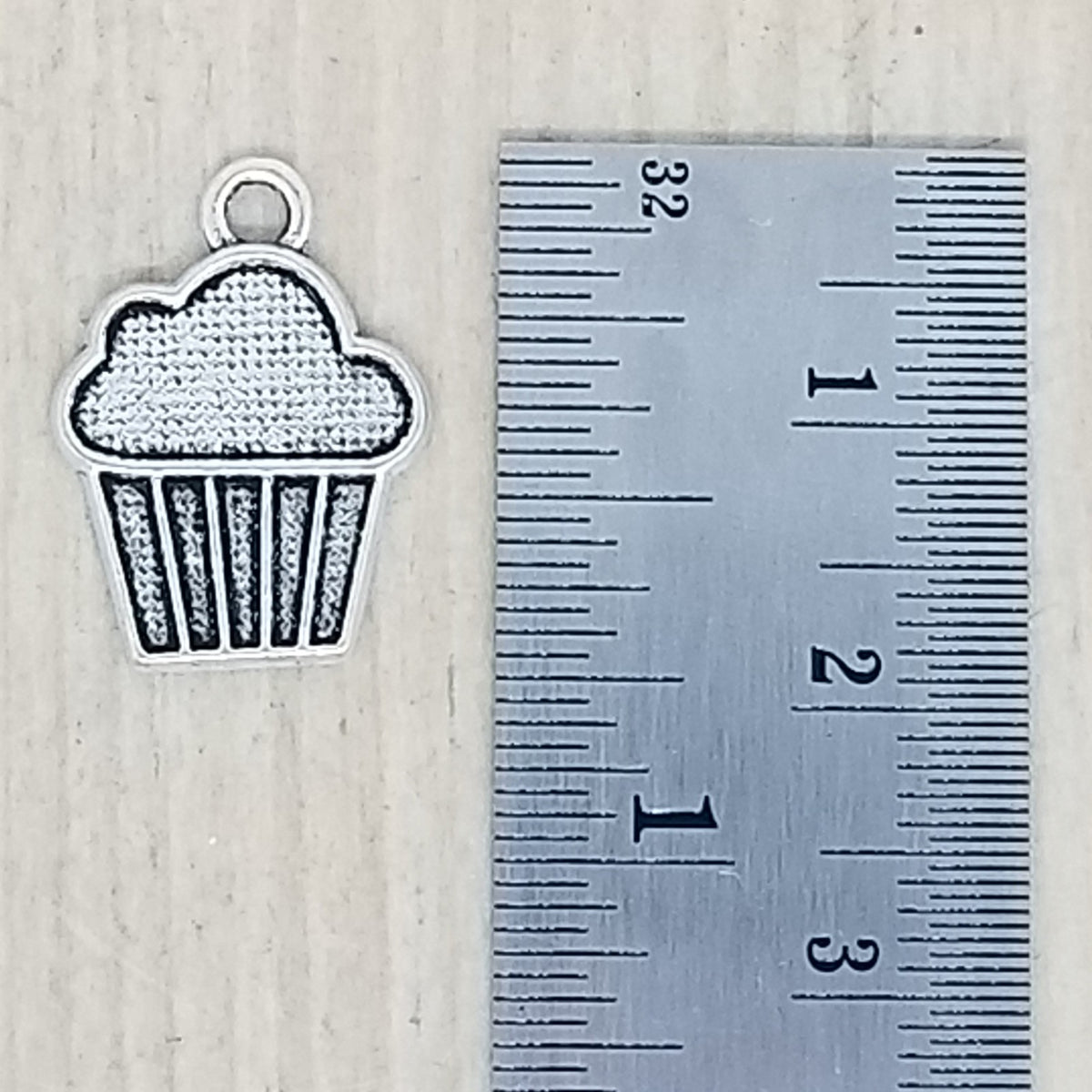 Cupcake Charm - lot of 5