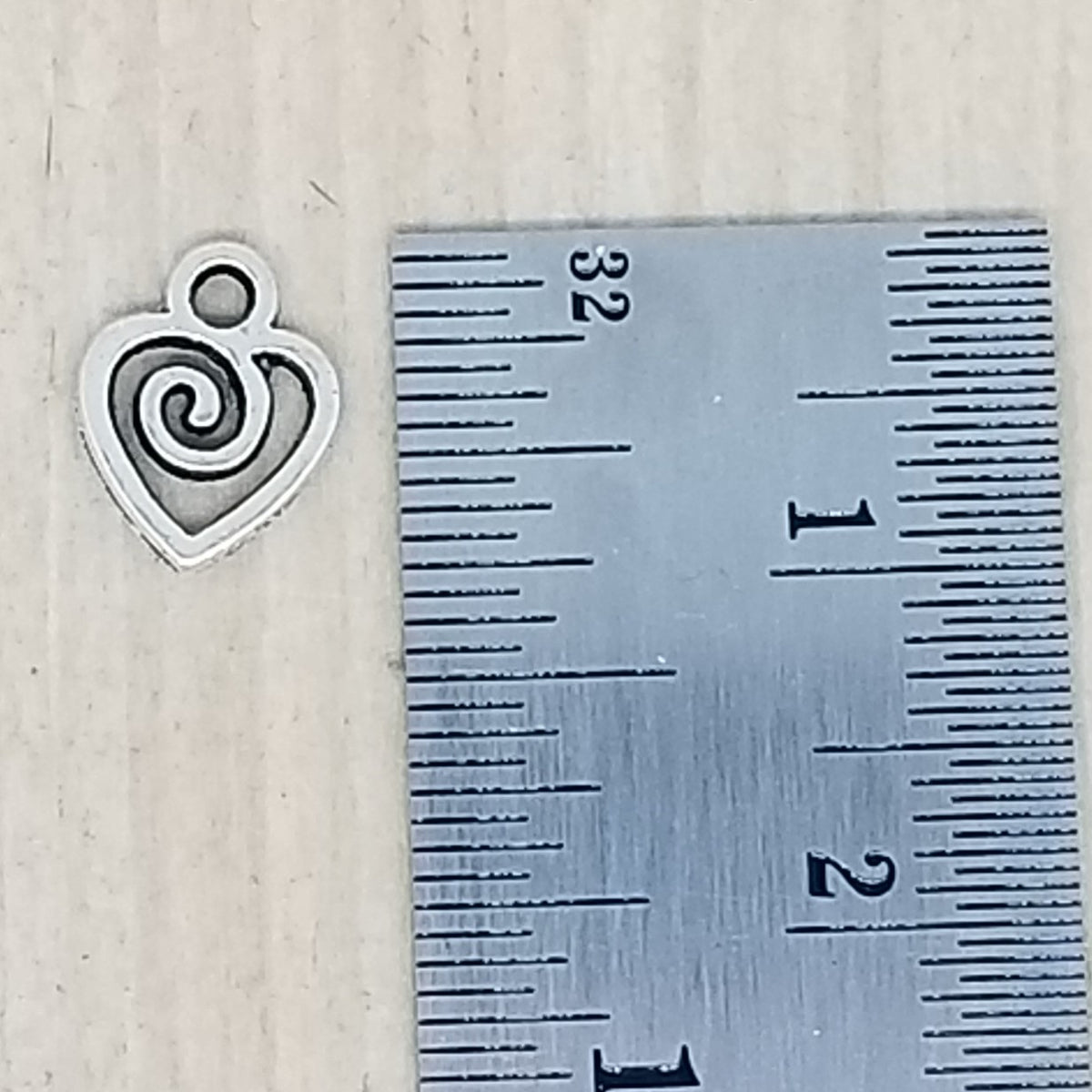 Small Swirly Heart Charm - lot of 40
