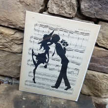 Music Art - Couple Kissing